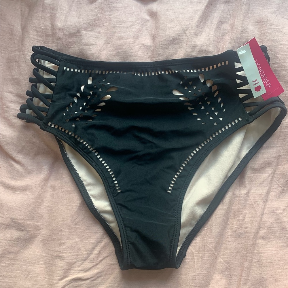Cut out high-waisted bathing suit bottoms